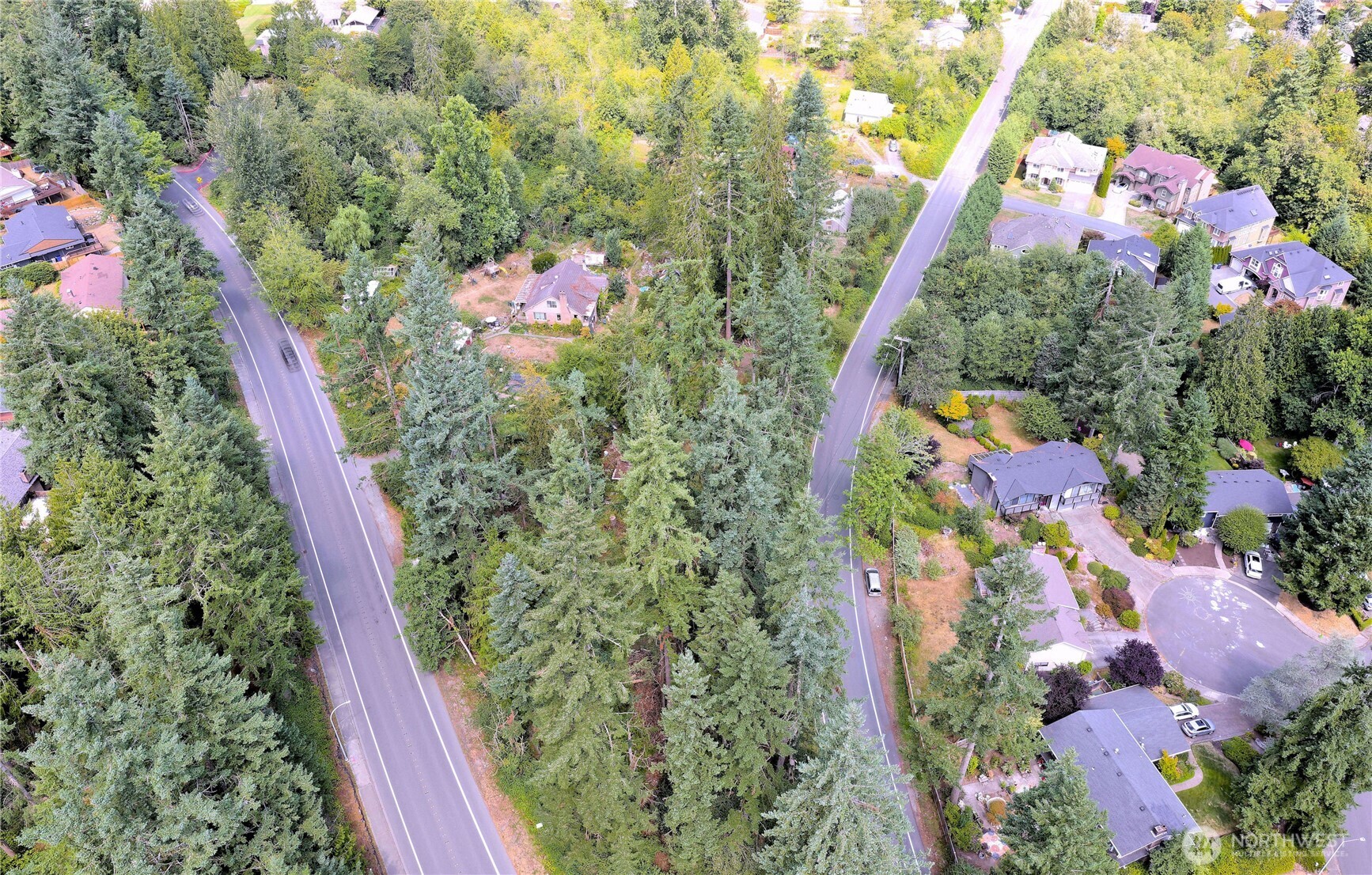 17204 Northup Way Property Photo 28