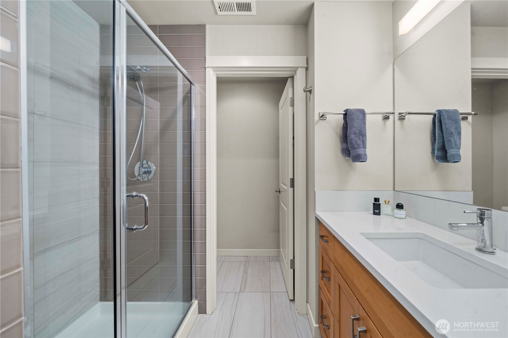 23000 Ne 8th E5 Property Photo 15