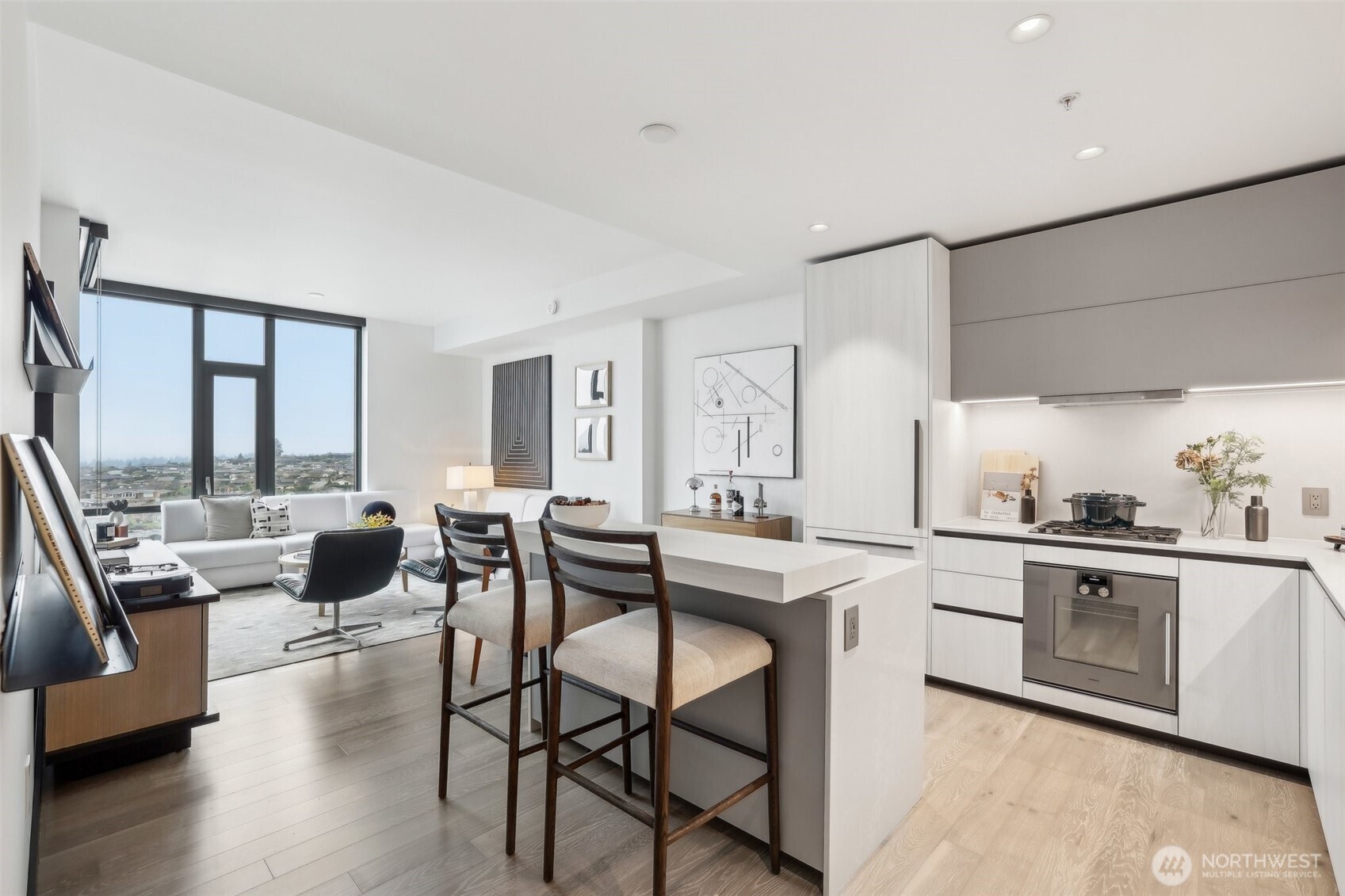 889 Avenue Square 702 Property Photo 1