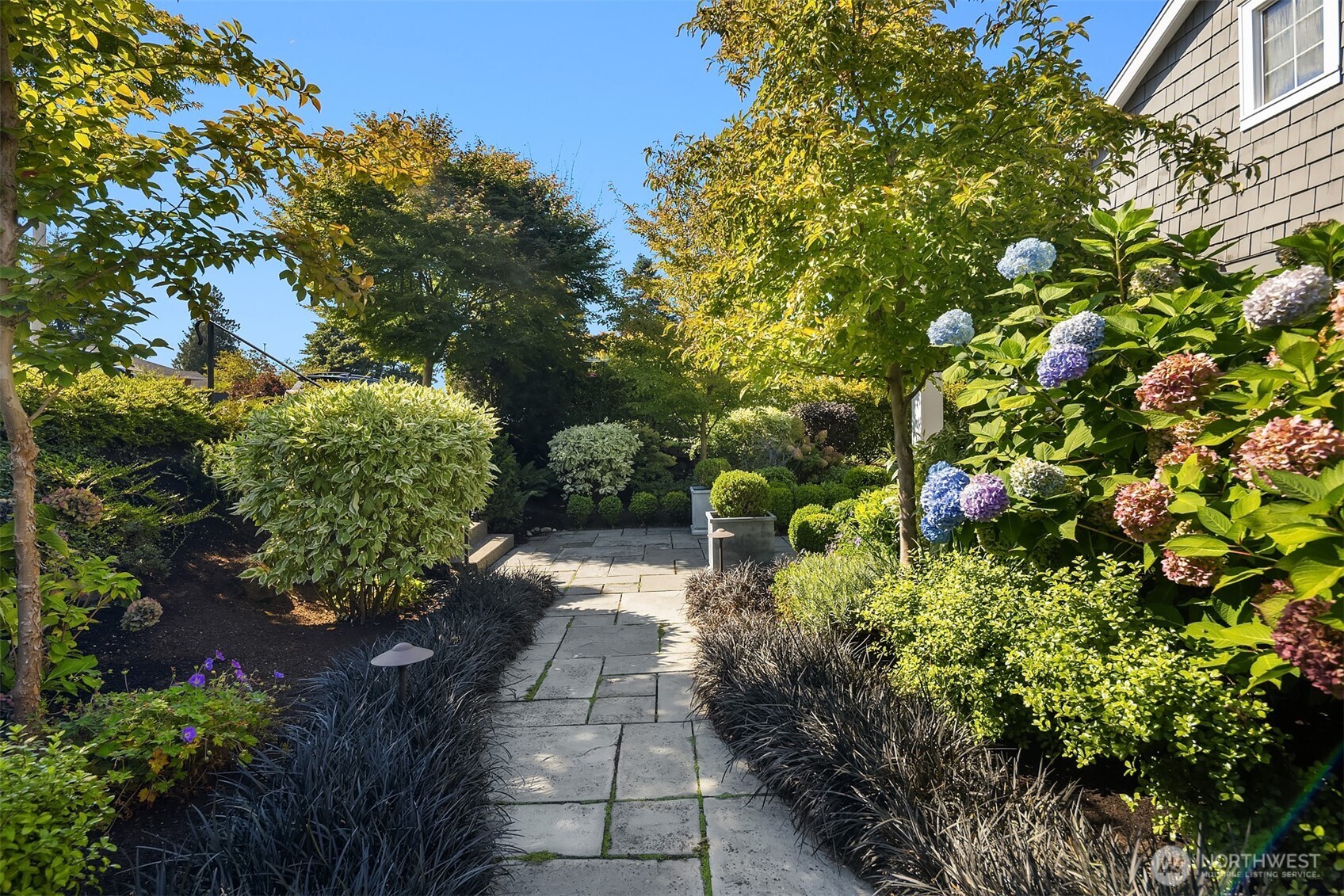 3449 Magnolia Boulevard Property Photo 4