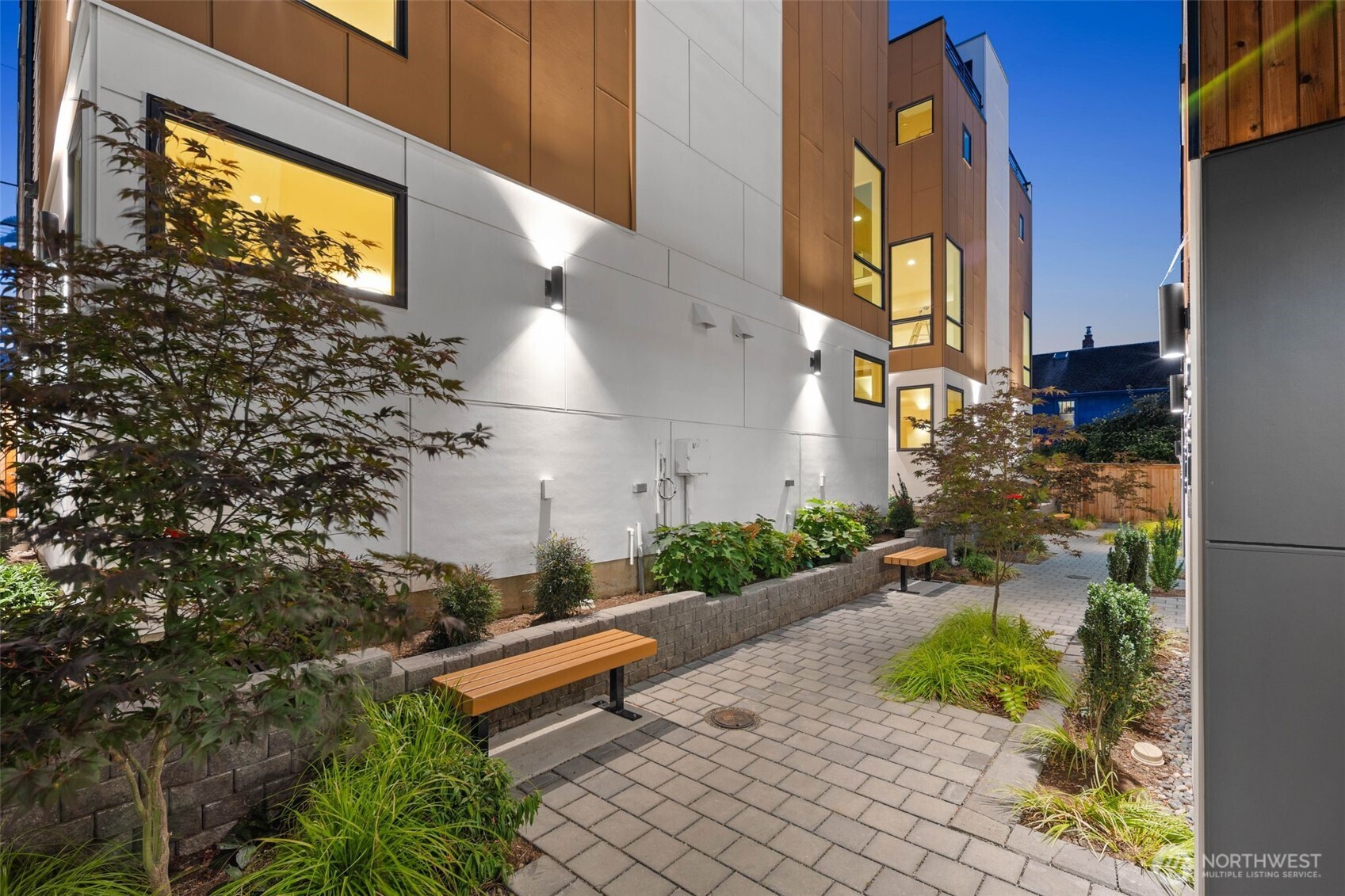 9237 B 16th Avenue Property Photo 1