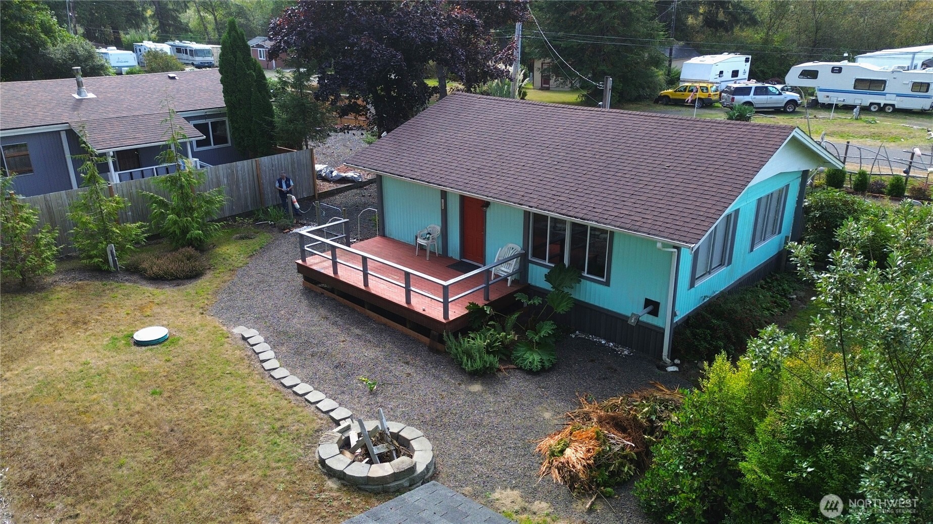 2446 S Pleasant Drive Property Photo 1