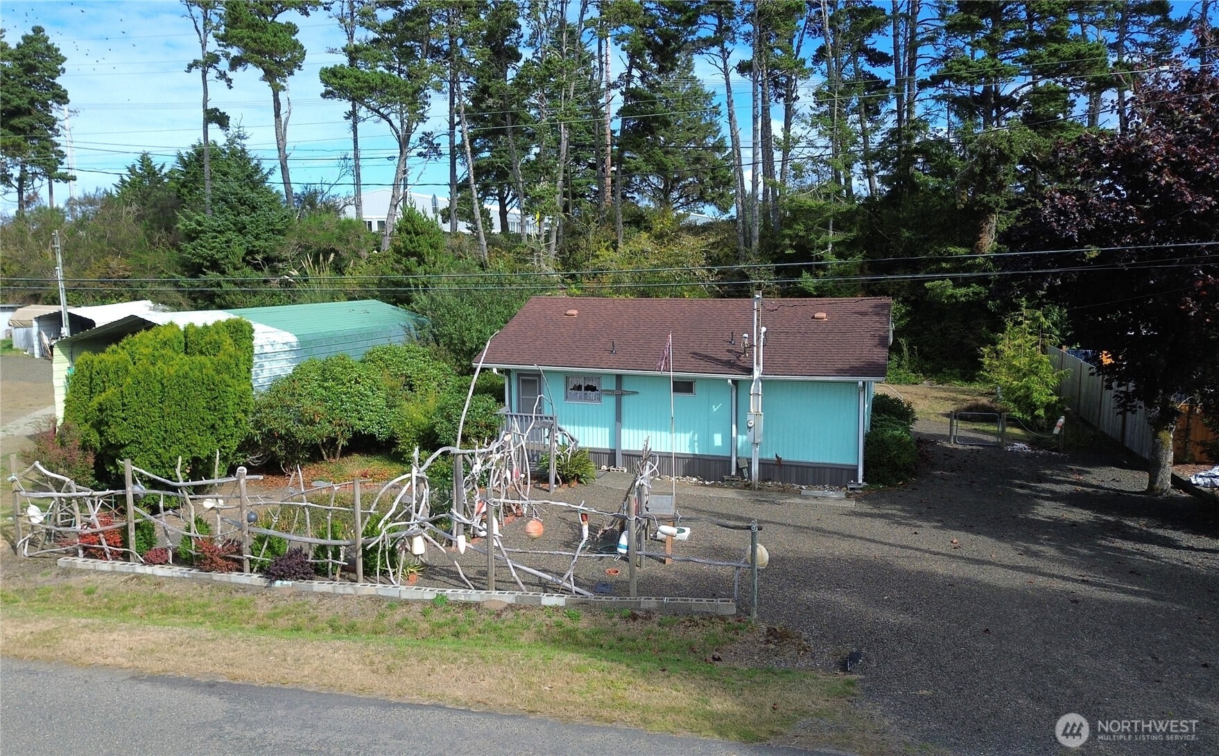 2446 S Pleasant Drive Property Photo 35
