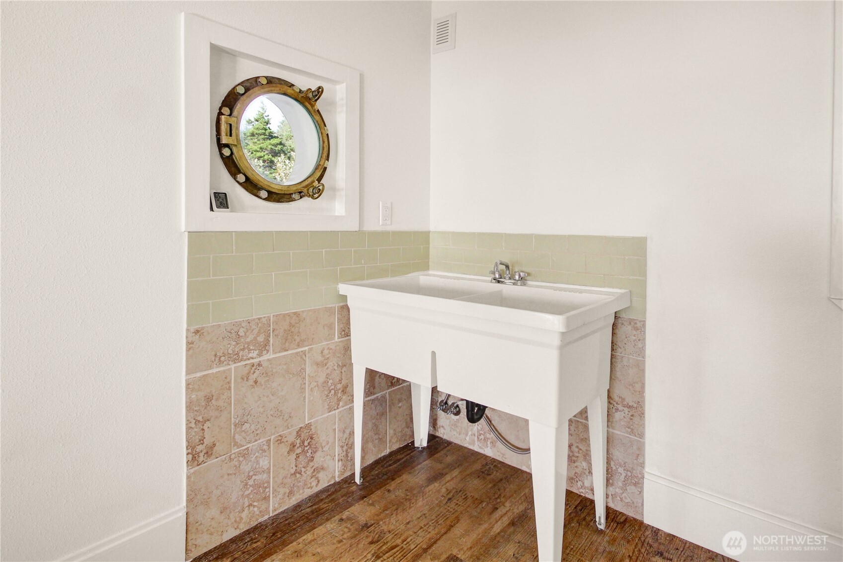 35302 I Place Property Photo 18