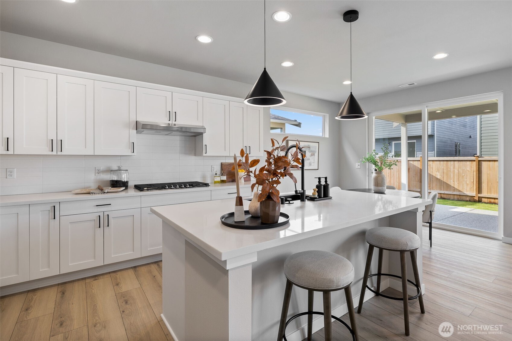 2207 168th Place Property Photo 4