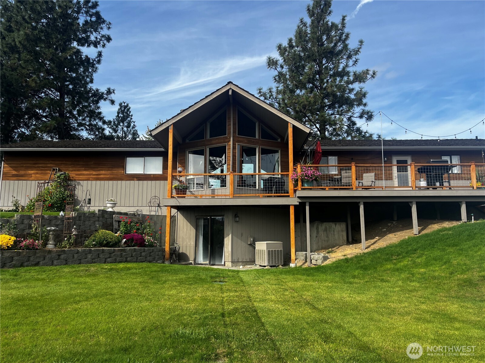 8 Mundinger Lane Property Photo 1