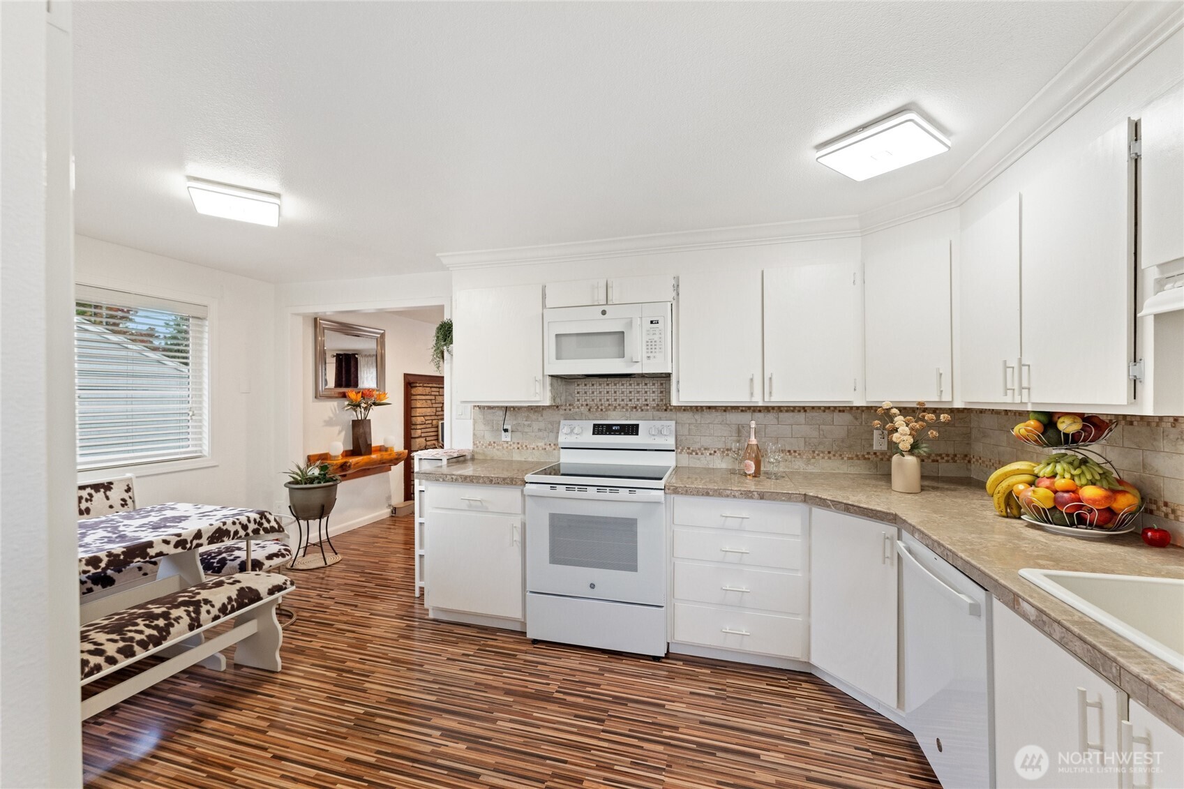 10107 Meridian Avenue Property Photo 6