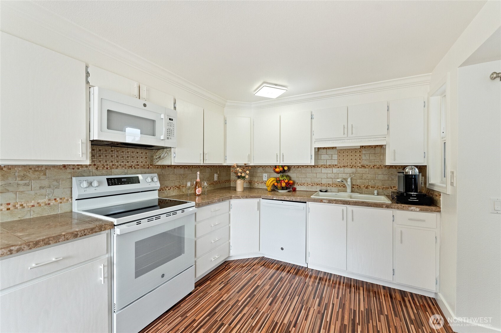 10107 Meridian Avenue Property Photo 7