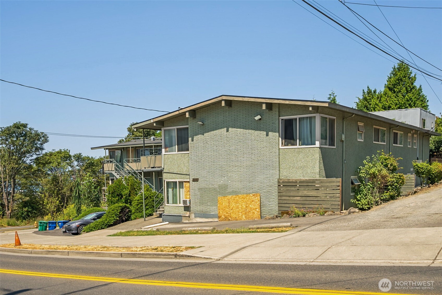 2350 Beacon Avenue Property Photo 6