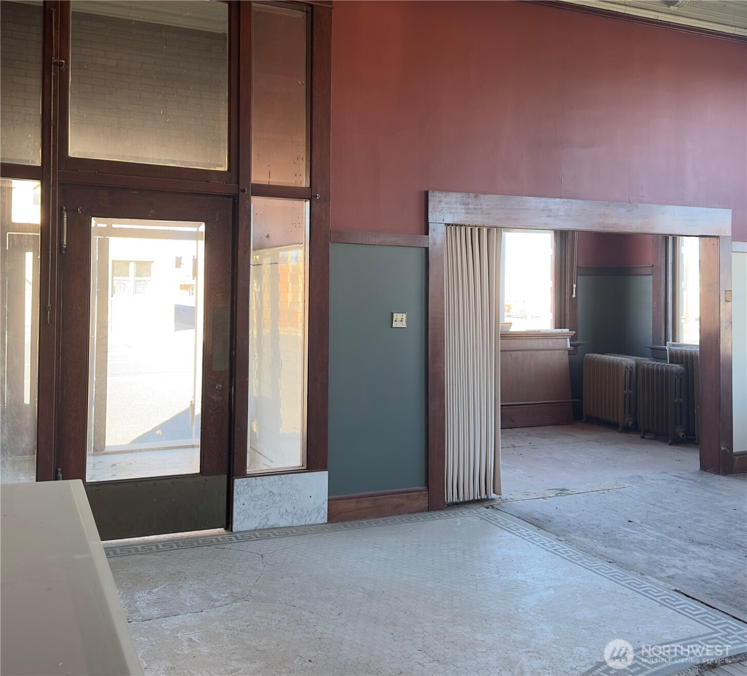 301 W Main Street Property Photo 13