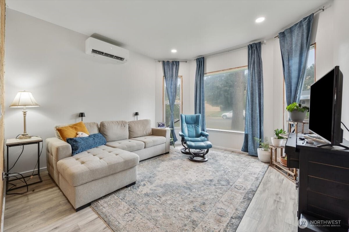 515 N 3rd Street Property Photo 9