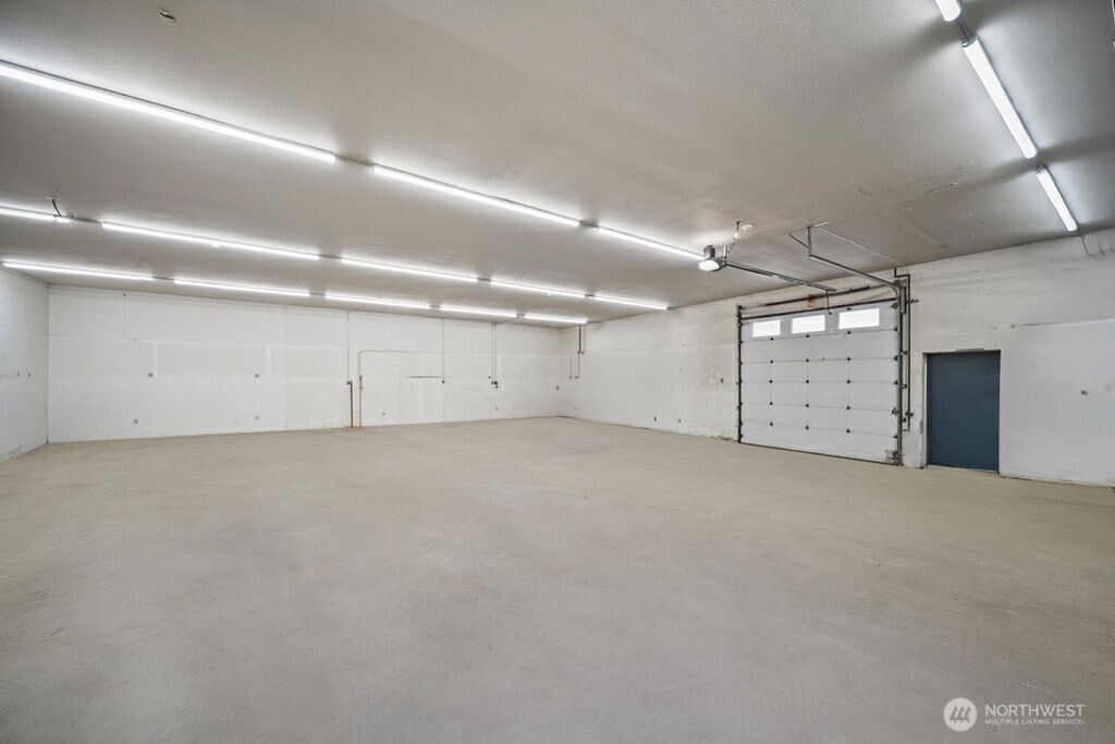 5805 Ne Minder Road Property Photo 17