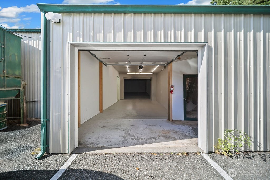 5805 Ne Minder Road Property Photo 31