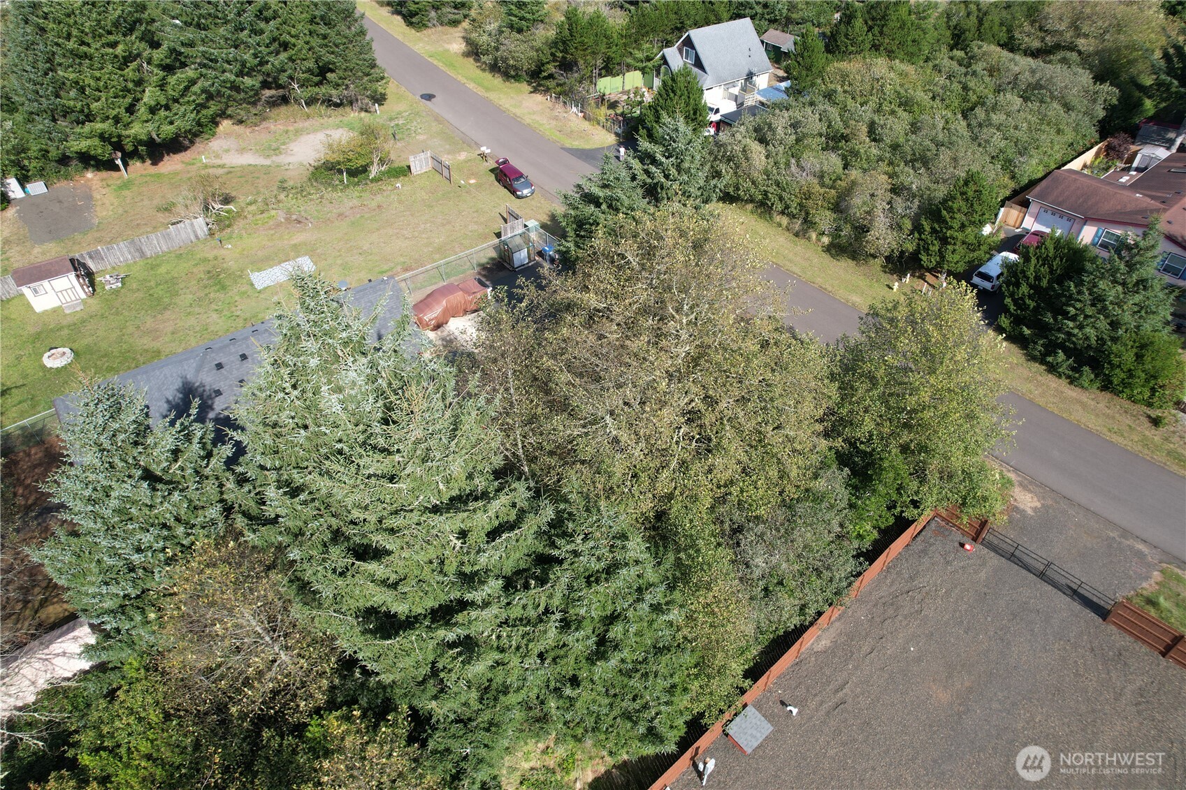 697 Island Circle Property Photo 10