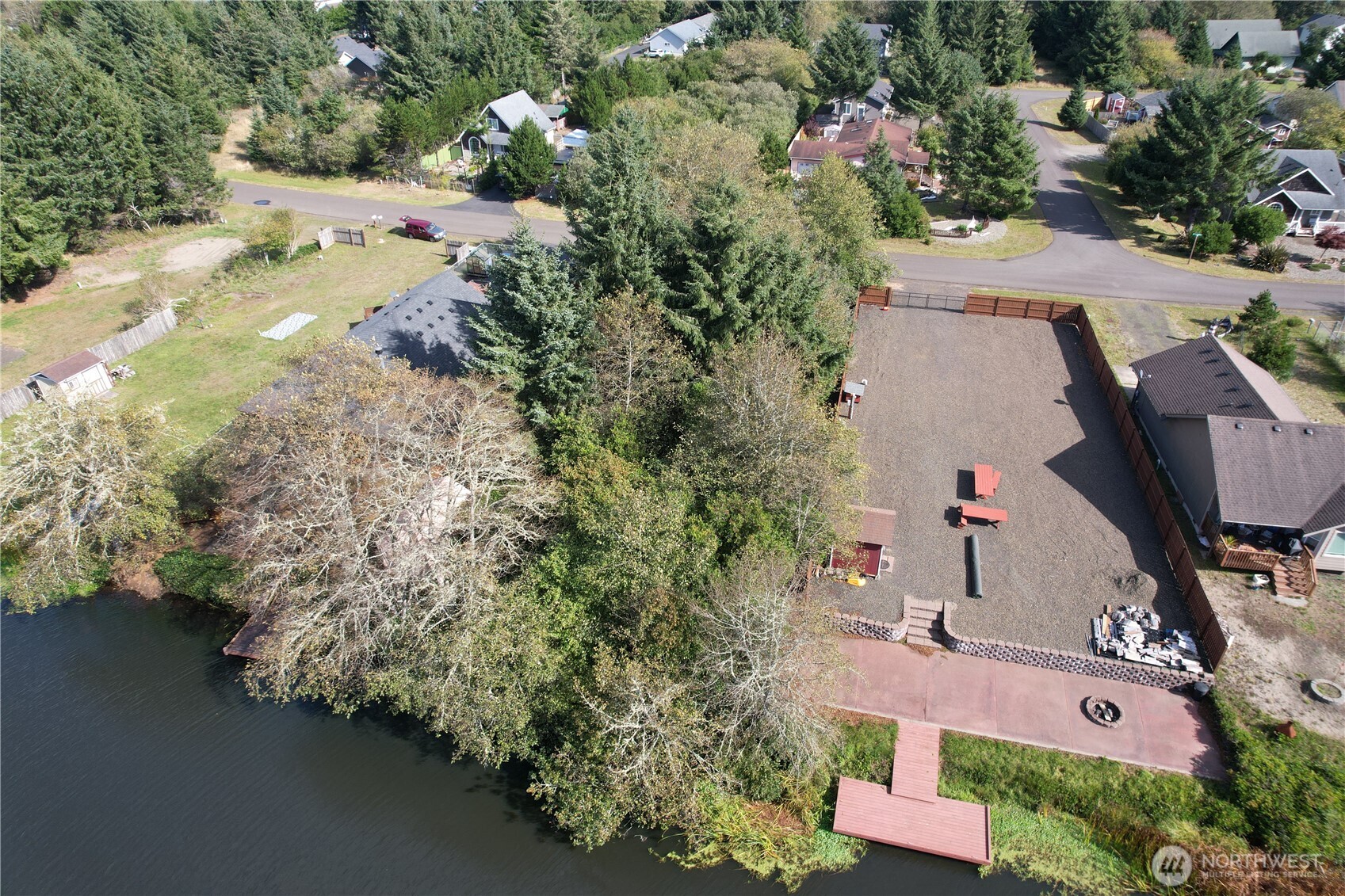 697 Island Circle Property Photo 12