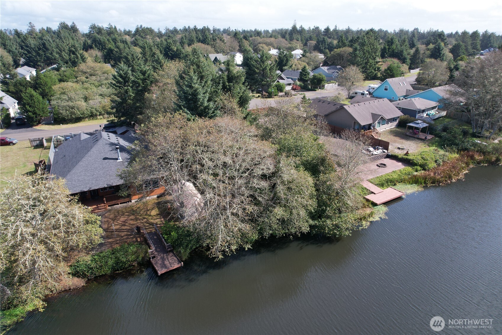 697 Island Circle Property Photo 15