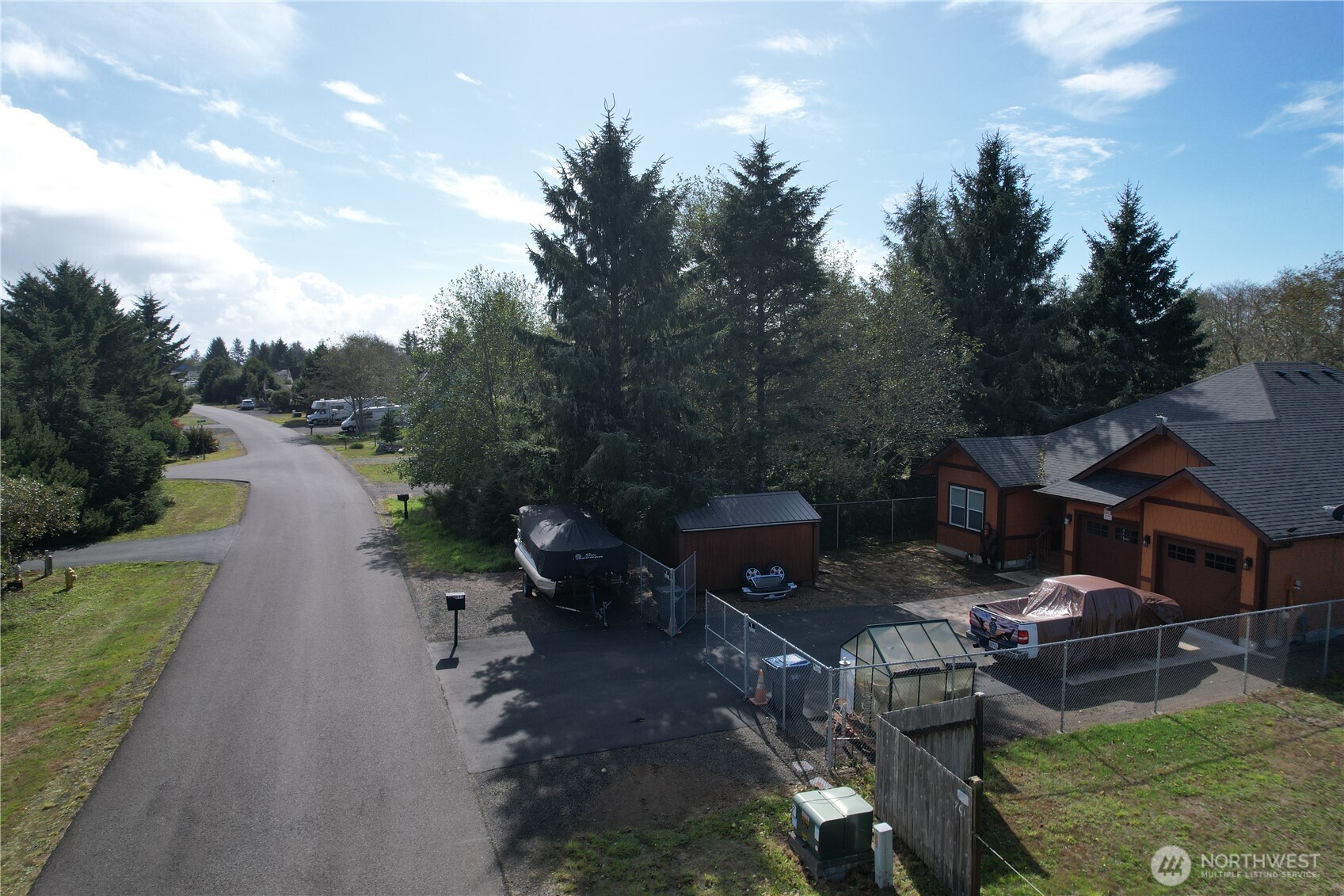 697 Island Circle Property Photo 17