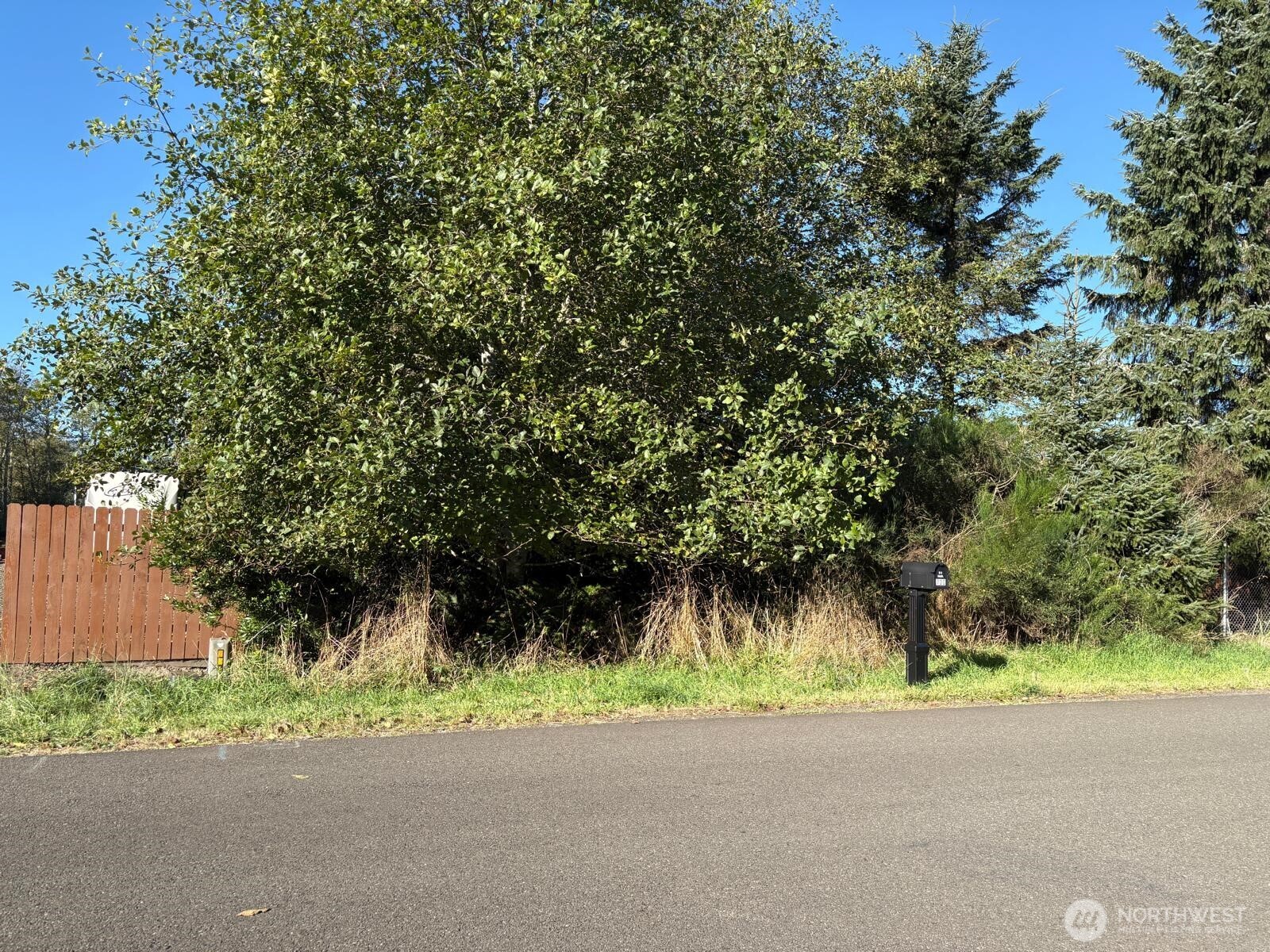 697 Island Circle Property Photo 21