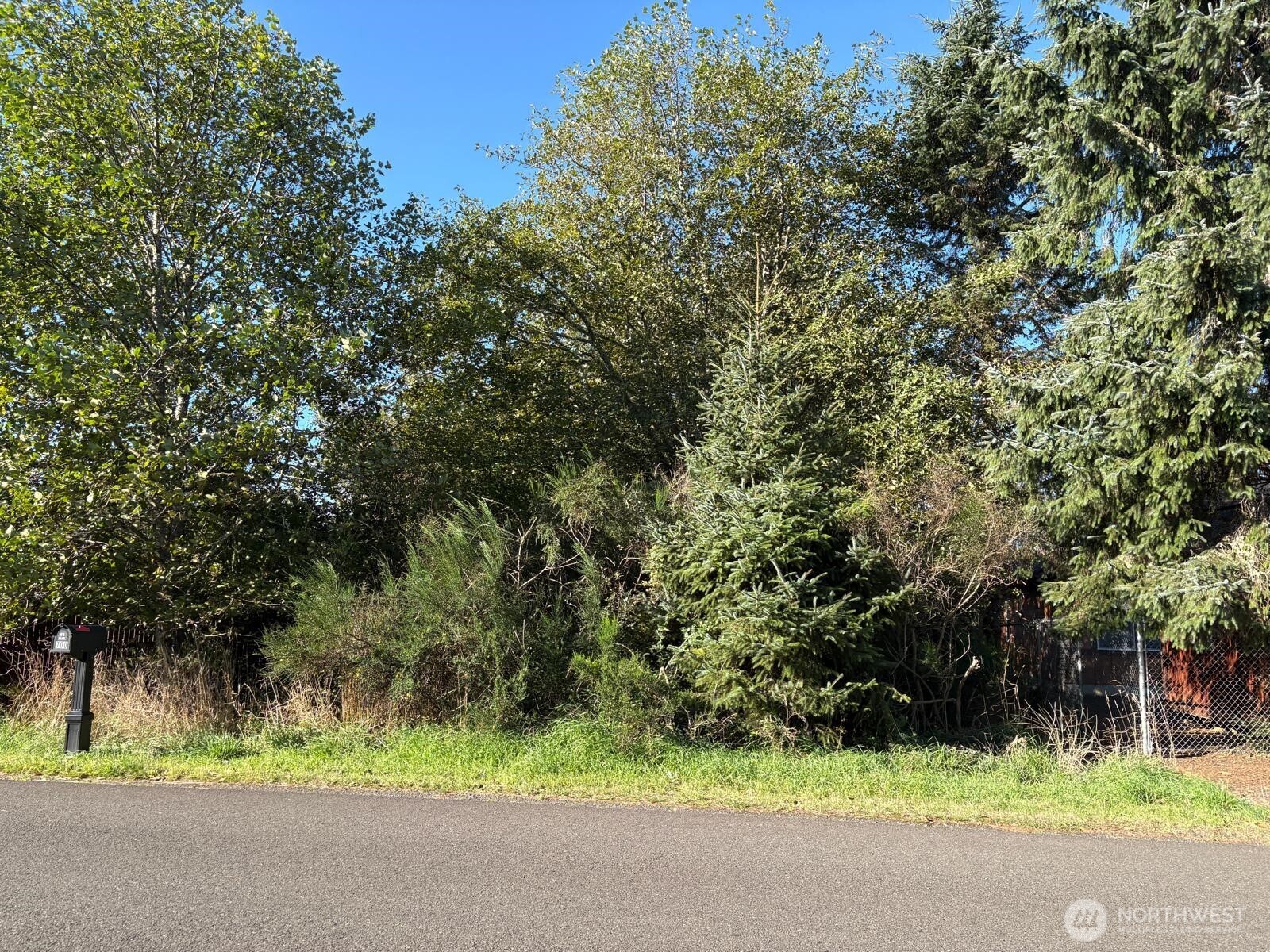 697 Island Circle Property Photo 23