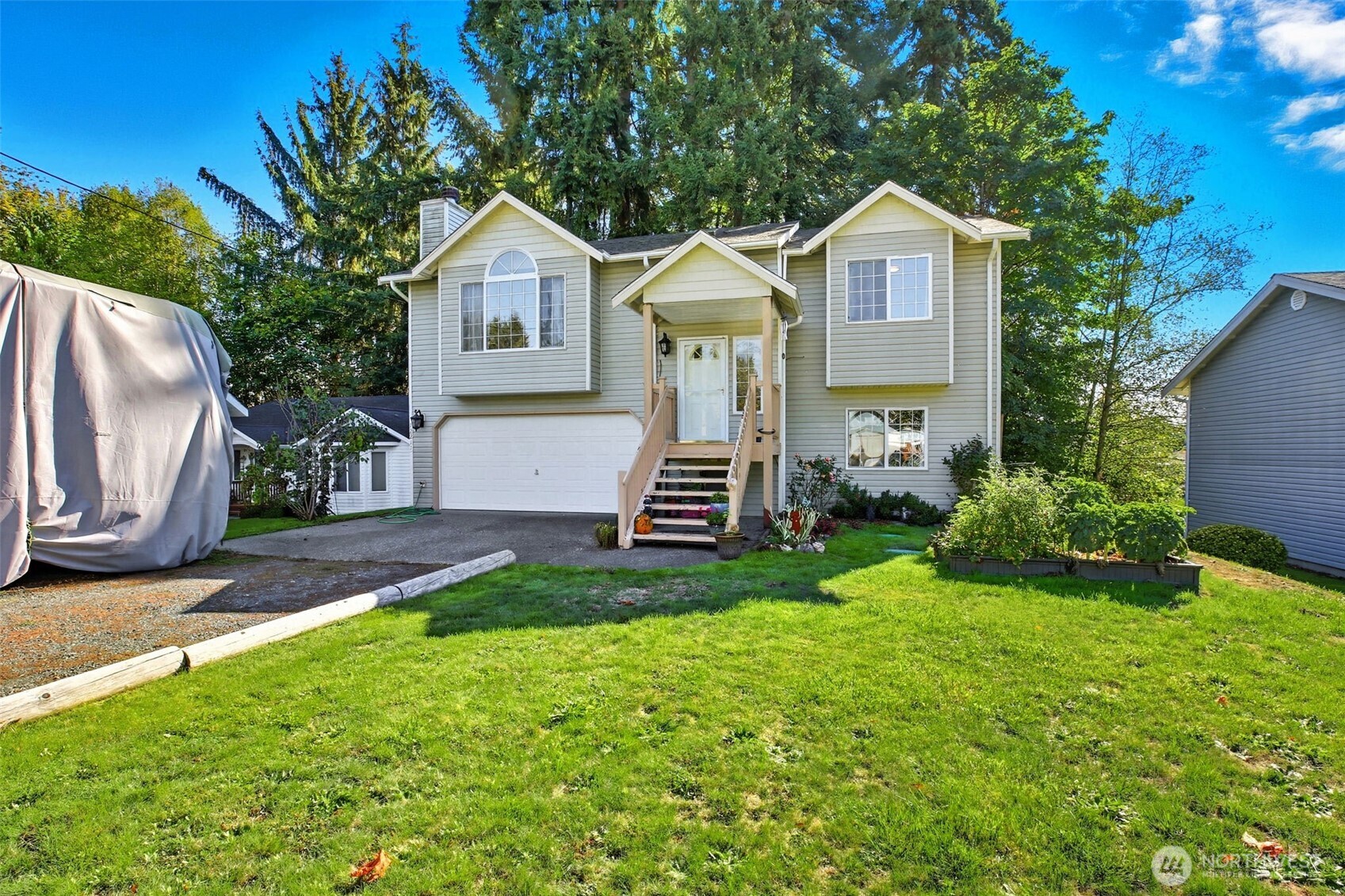 12211 Rainbow Drive Property Photo 2