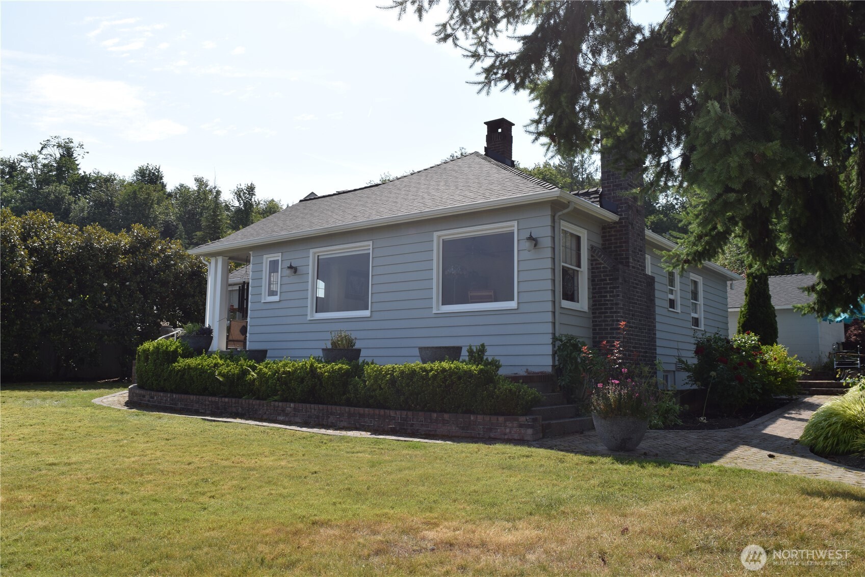 3538 Beach Drive Property Photo 1