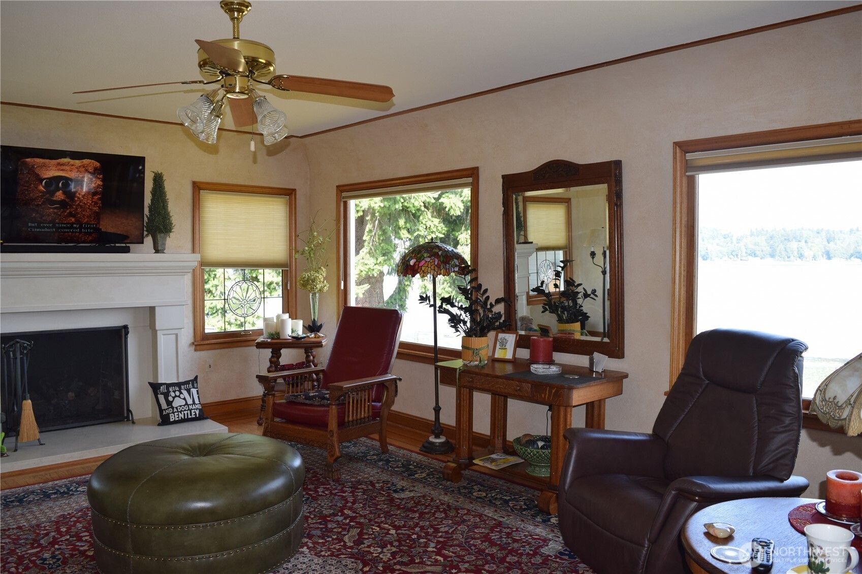 3538 Beach Drive Property Photo 8