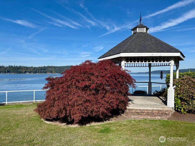 3538 Beach Drive Property Photo 10