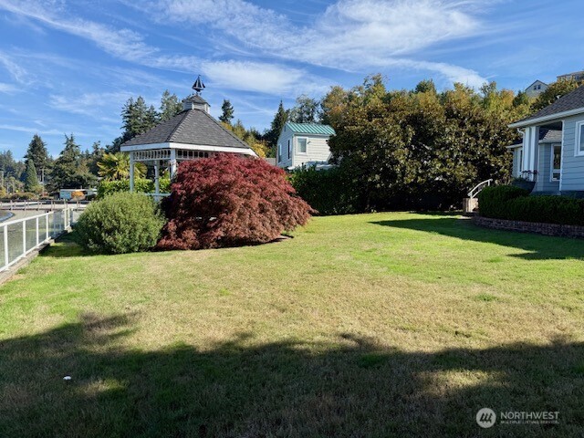 3538 Beach Drive Property Photo 11