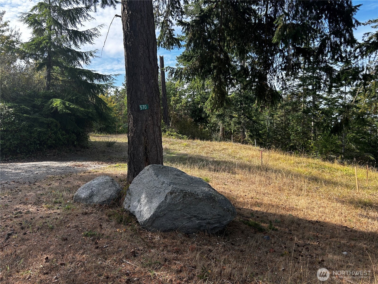 570 North Street Property Photo 8
