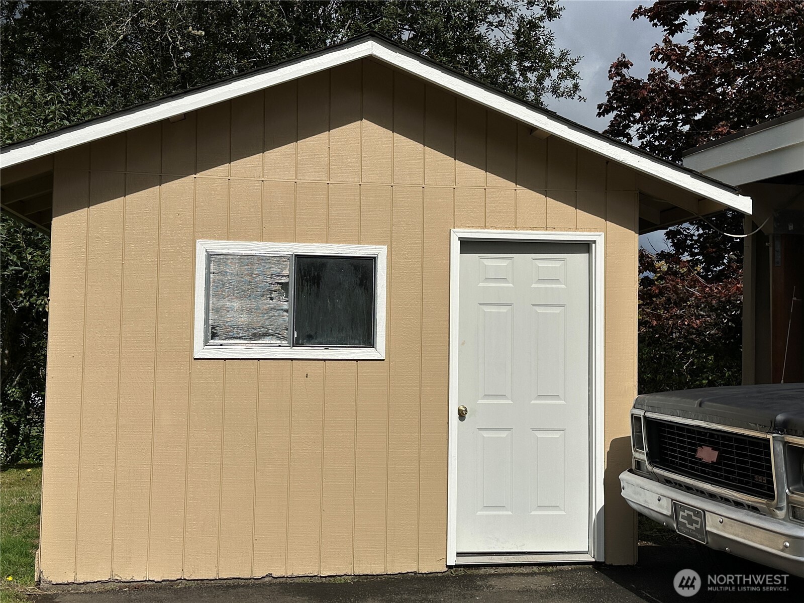 910 Barnhart Street Property Photo 7
