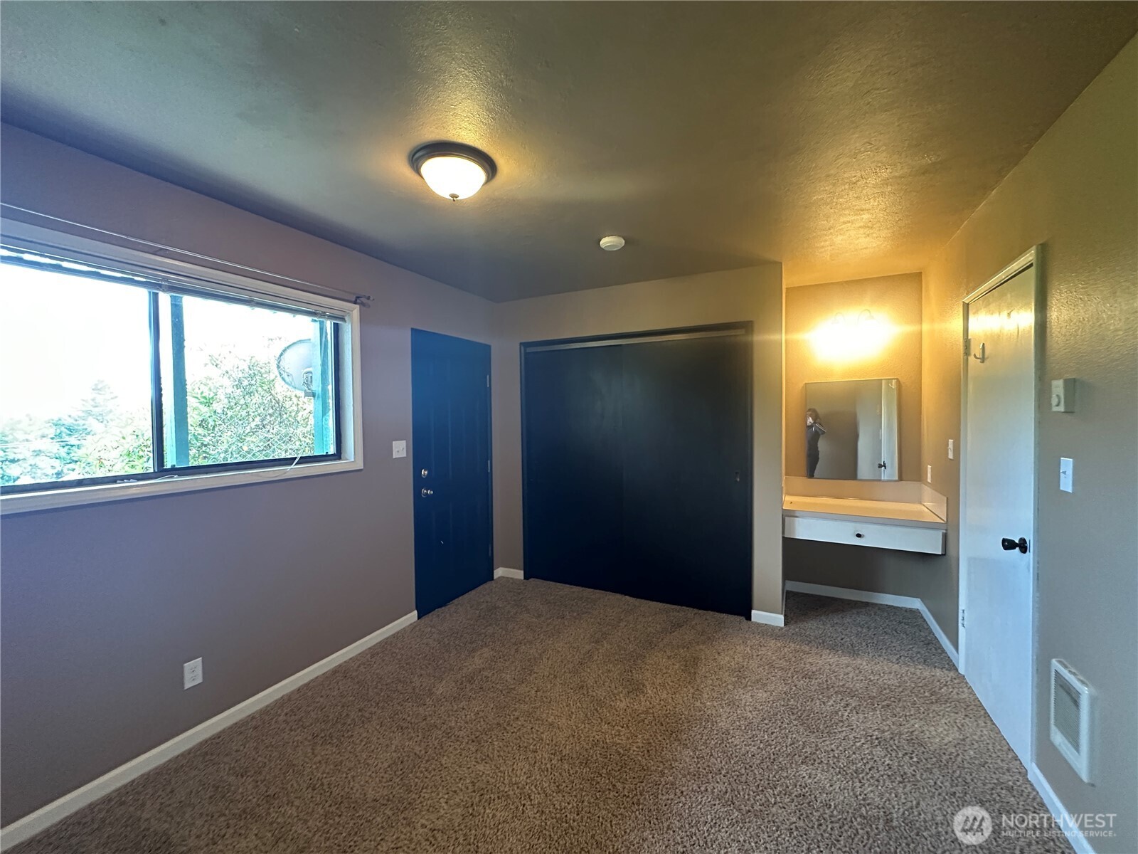 910 Barnhart Street Property Photo 21