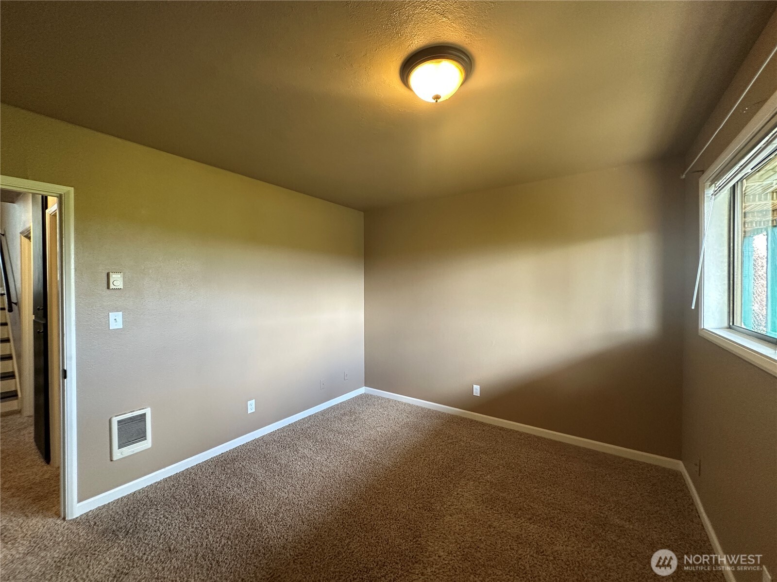 910 Barnhart Street Property Photo 22