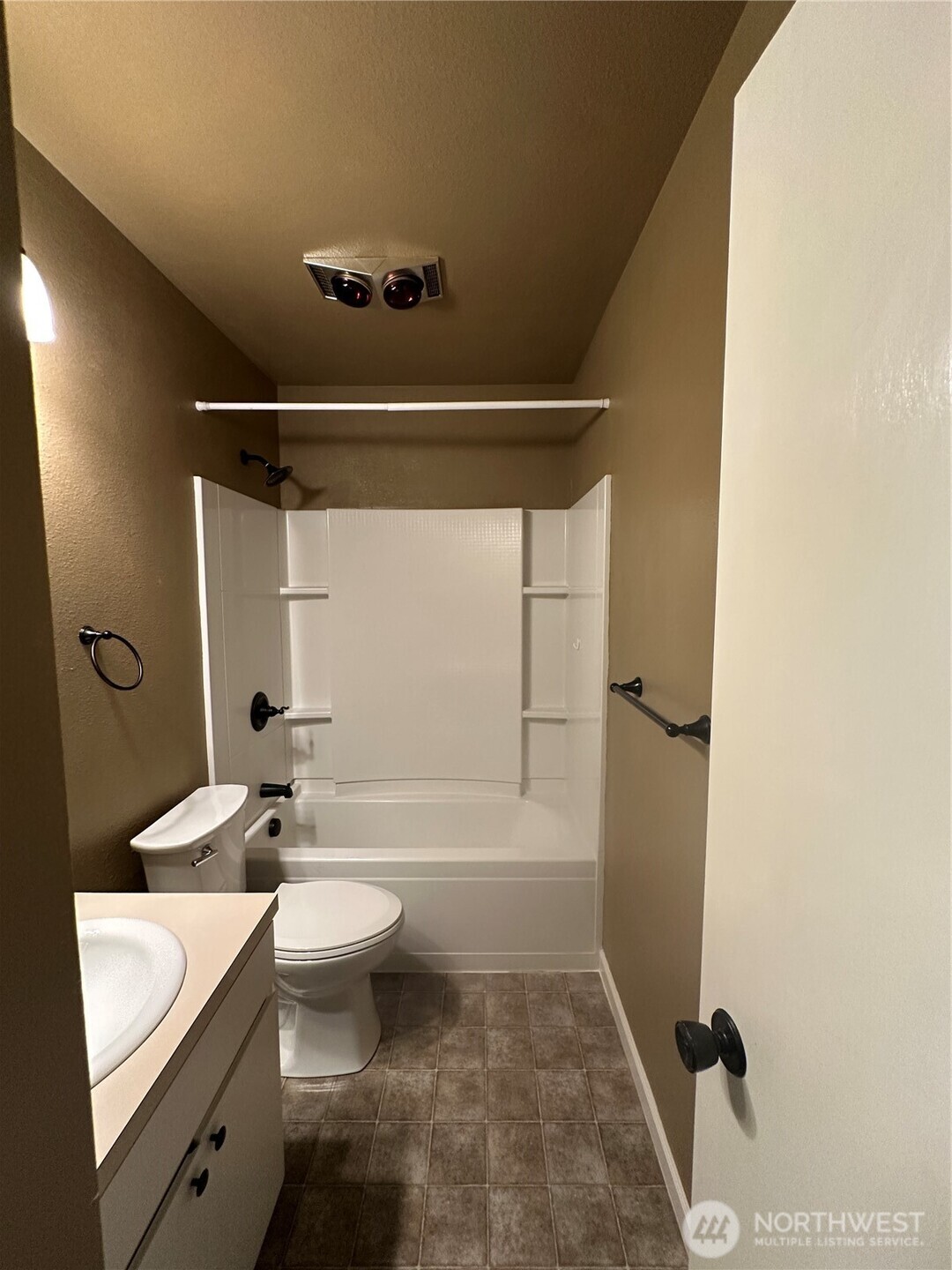 910 Barnhart Street Property Photo 24