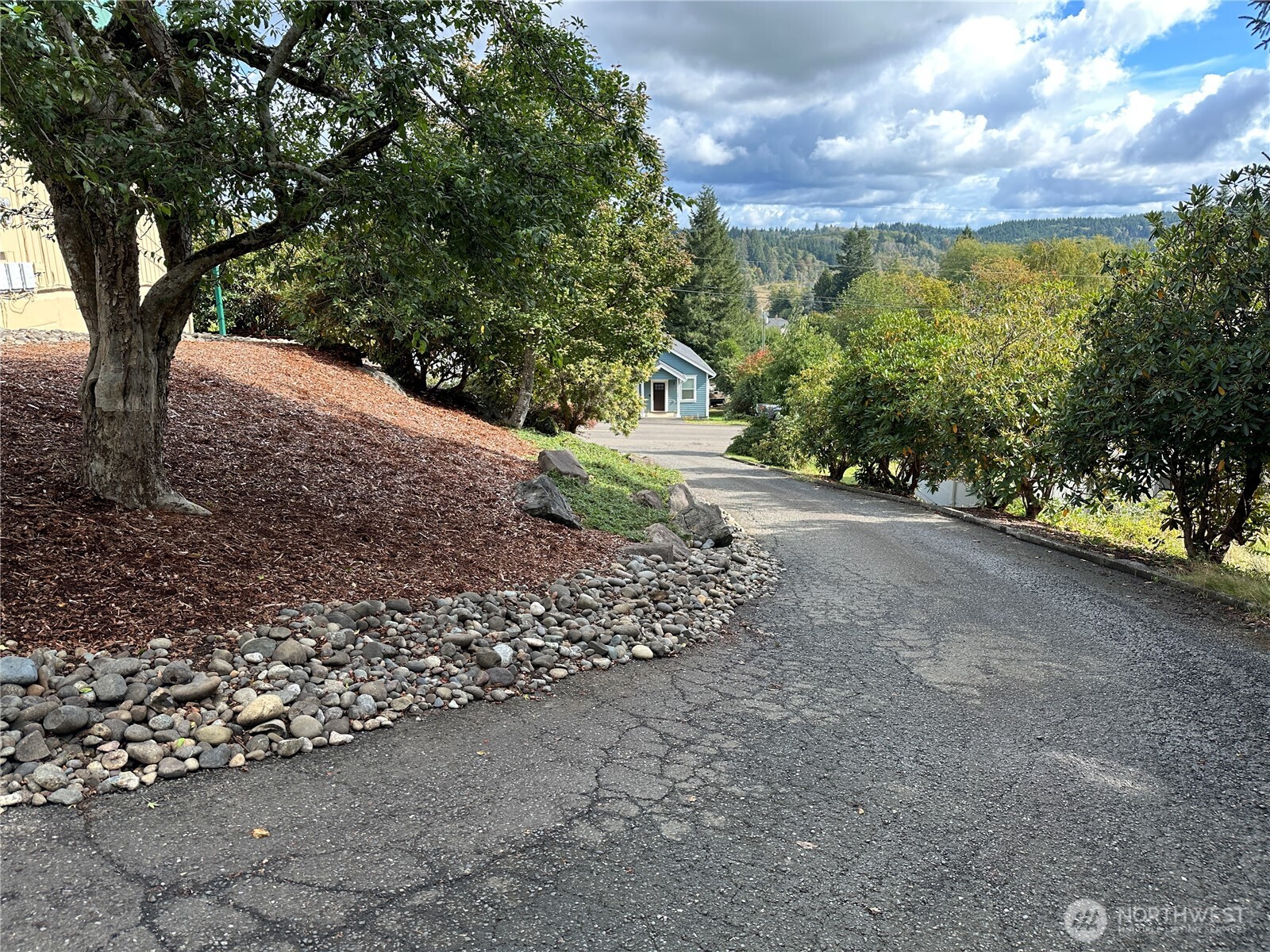 910 Barnhart Street Property Photo 31