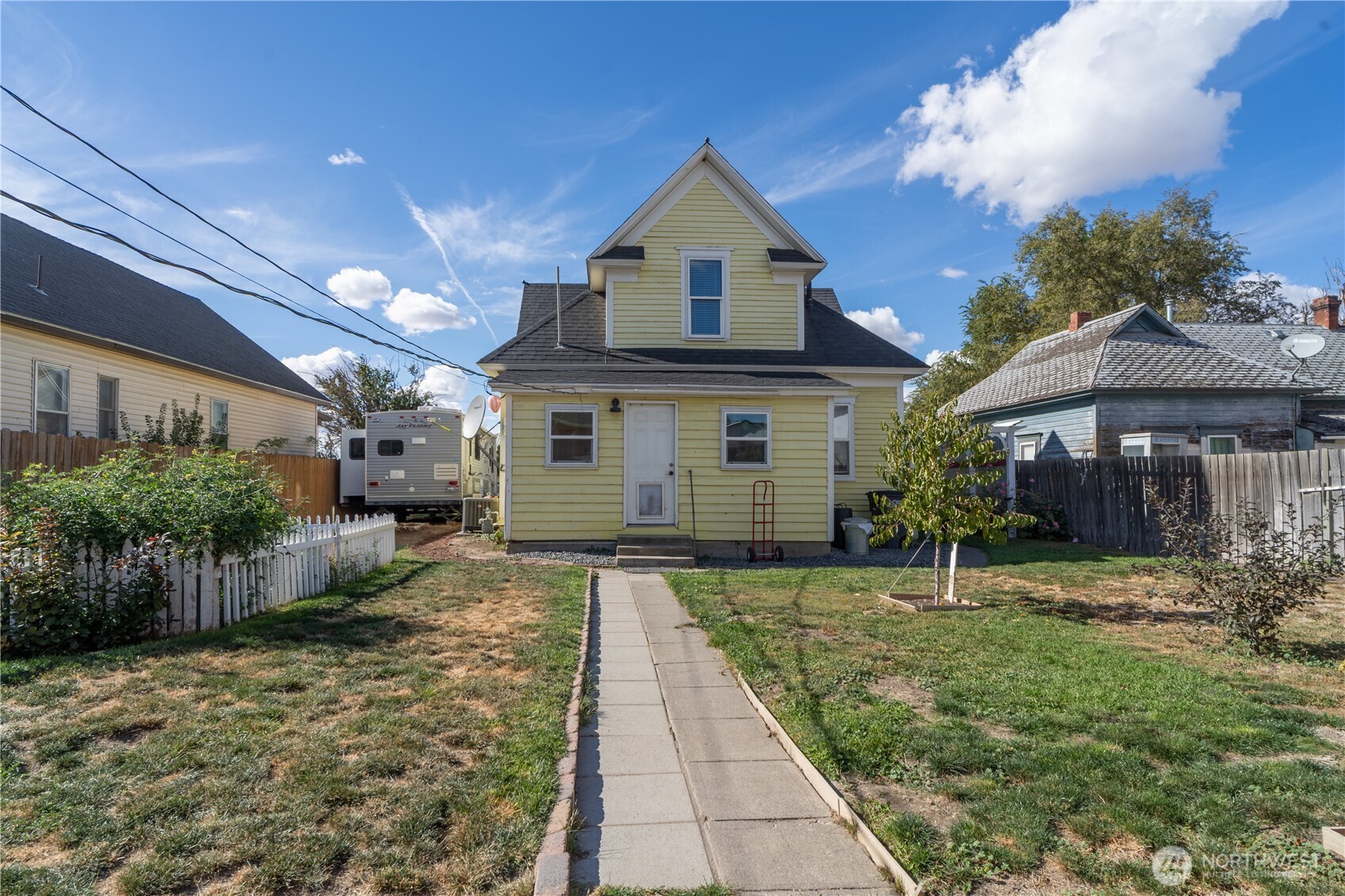 305 S Alder Street Property Photo 1