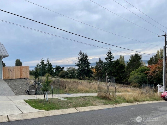 2021 Clay Street Property Photo 4