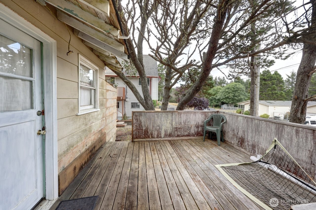 13907 N Street Property Photo 10