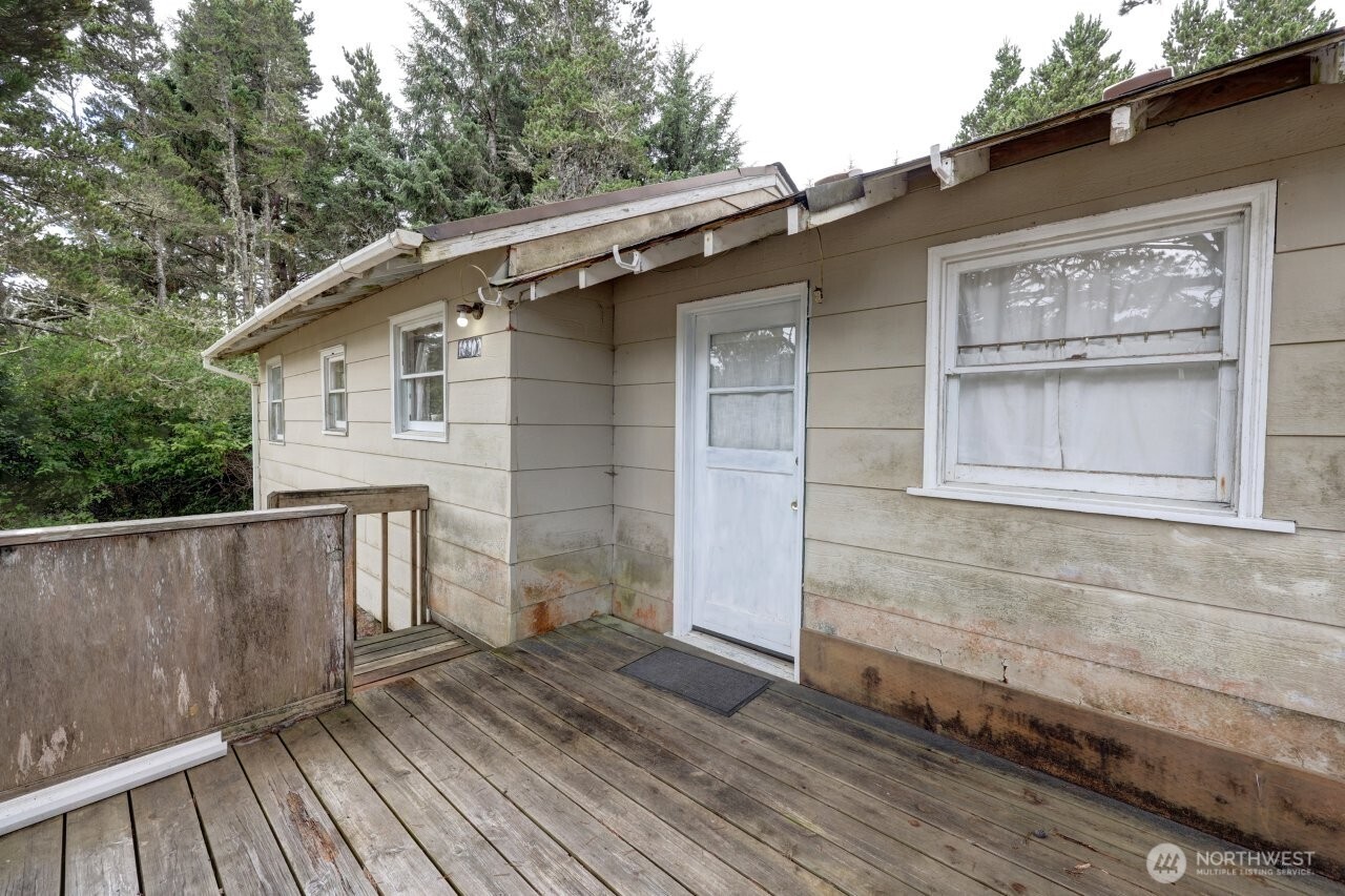 13907 N Street Property Photo 11
