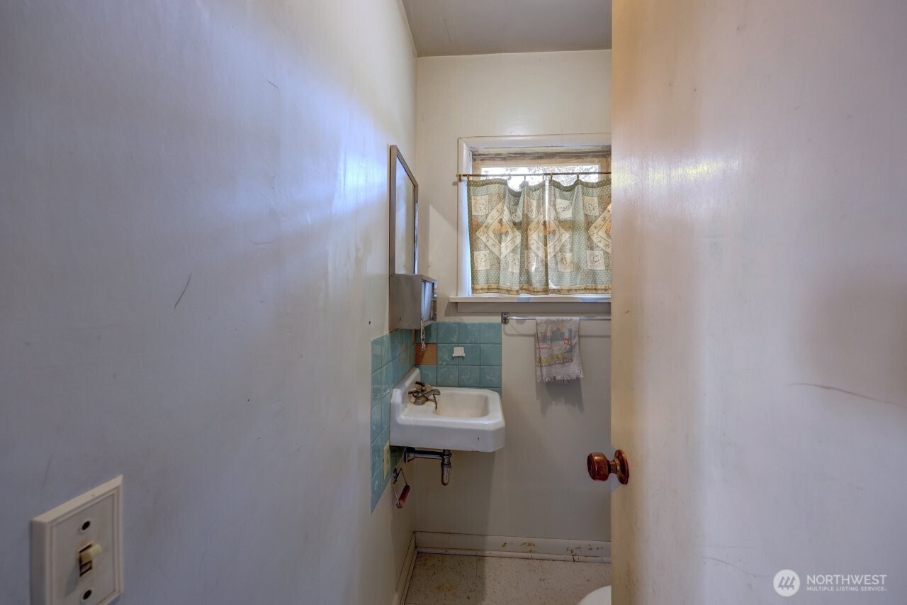 13907 N Street Property Photo 18
