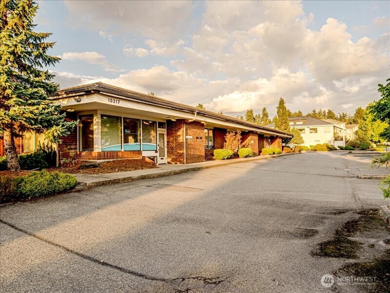 10317 122nd Street Abcd Property Photo 1