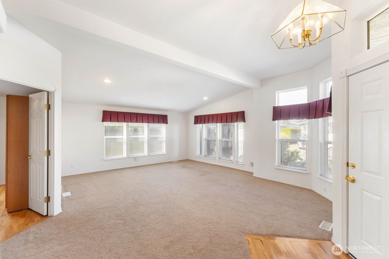 6020 91st Street 143 Property Photo 2