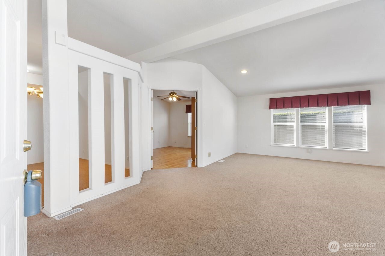 6020 91st Street 143 Property Photo 3