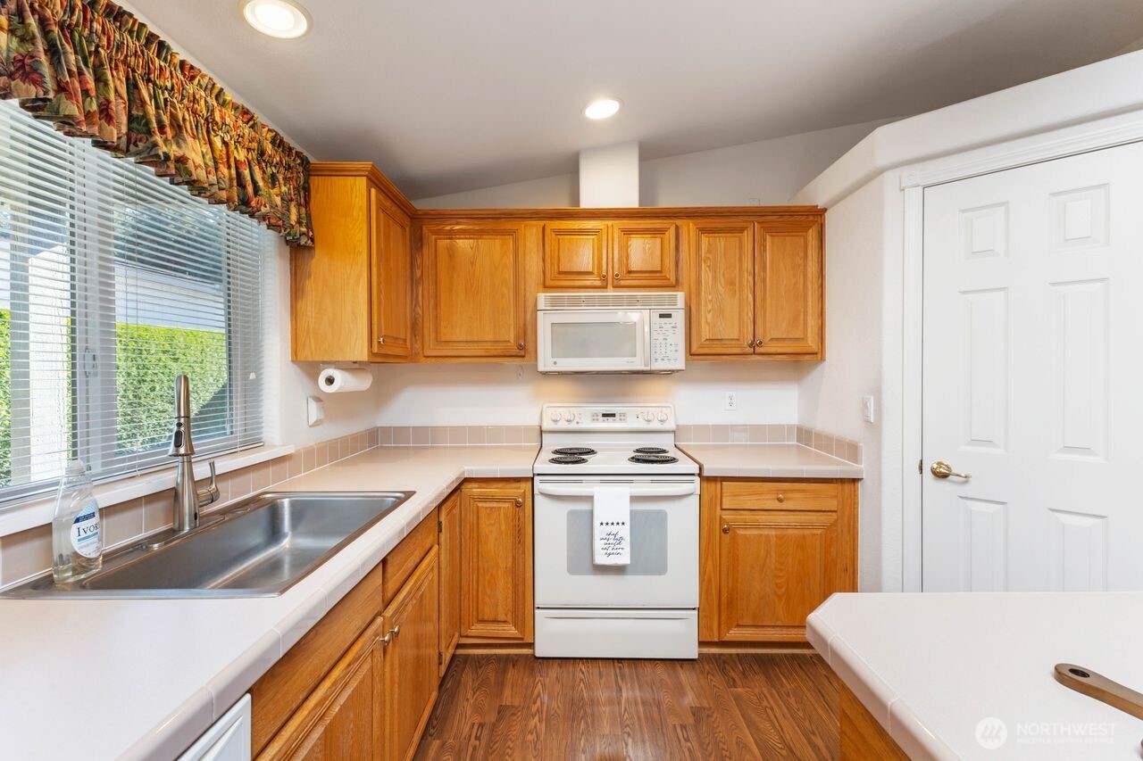 6020 91st Street 143 Property Photo 6