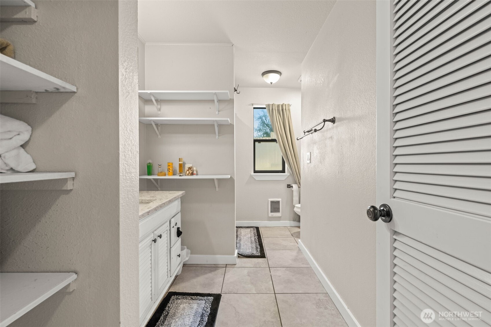 3421 E 99th 3421 Property Photo 17