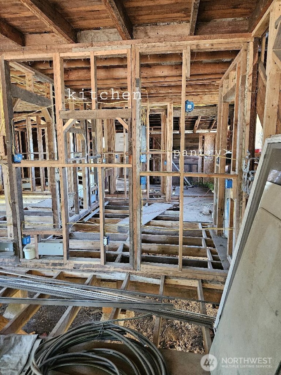 817 E 7th Street Property Photo 3