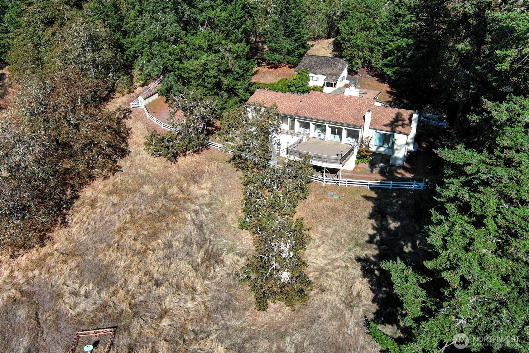 327 Twin Oaks Drive Property Photo 3