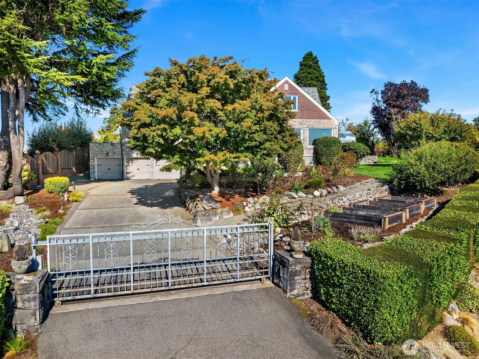 4801 Hyada Boulevard Property Photo 2