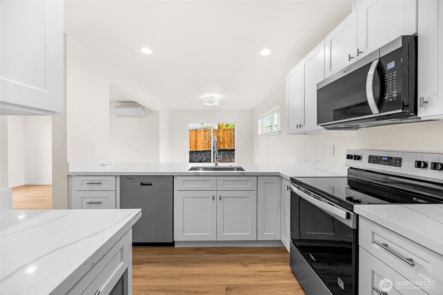 6315 W Beech Street B Property Photo 9