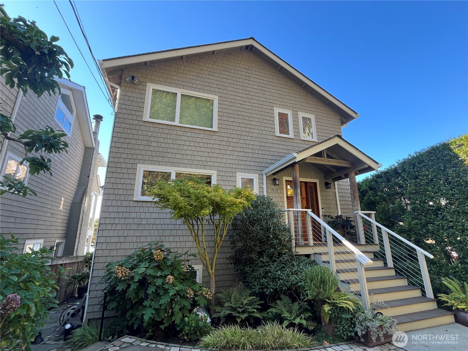 7117 Beach Drive Property Photo 1