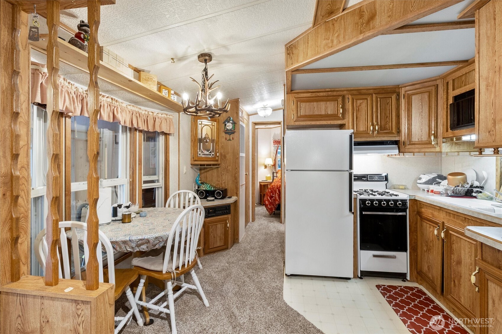 137 1 Jasper Trail Property Photo 4